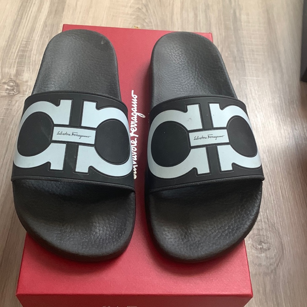 Salvatore Ferragamo groove slides